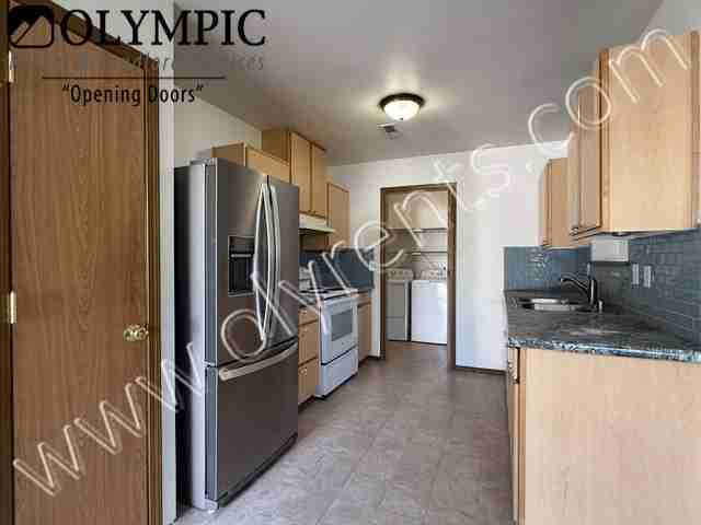 4925 41st Ln Se - Photo 6 of 18