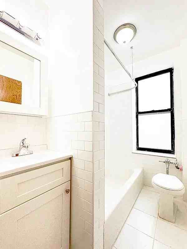 16620 90th Ave - Photo 5 of 8