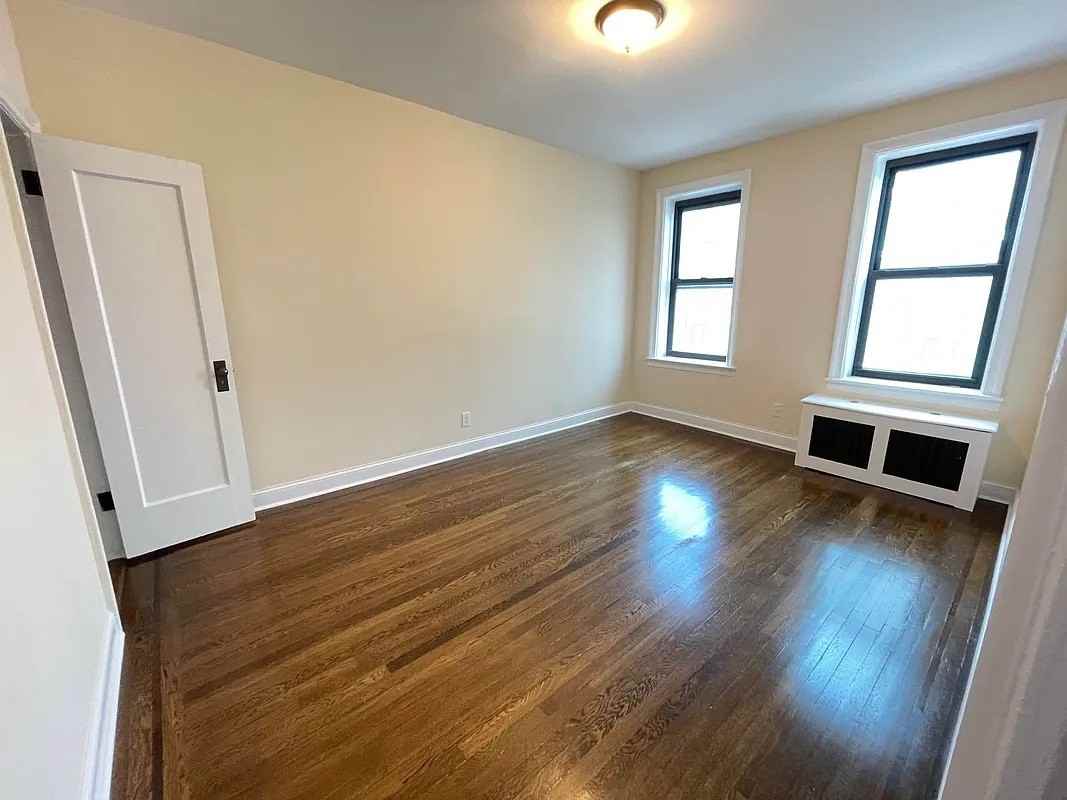 1825 Summerfield St - Photo 2 of 15