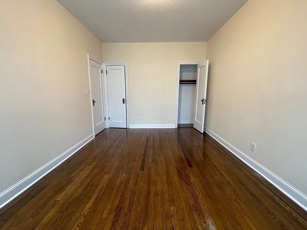 1825 Summerfield St - Photo 4 of 15