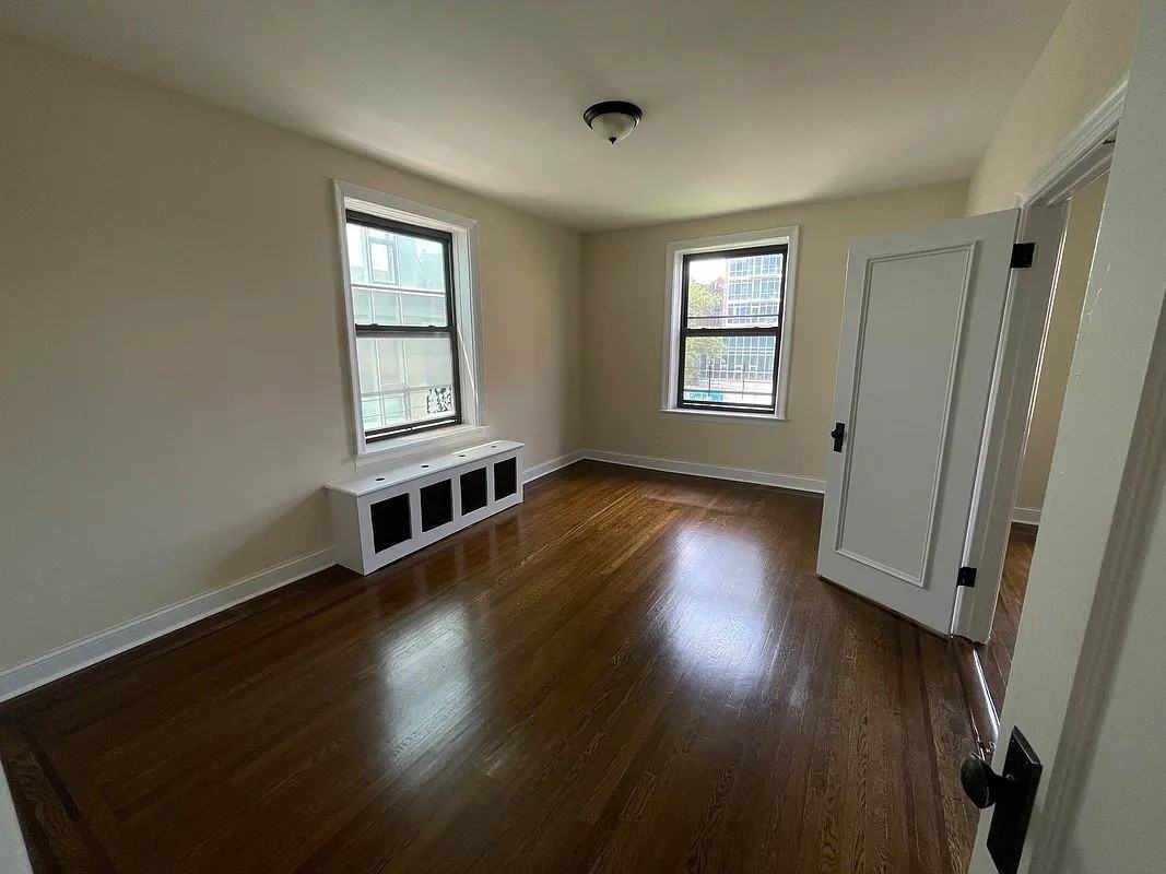 1825 Summerfield St - Photo 6 of 15