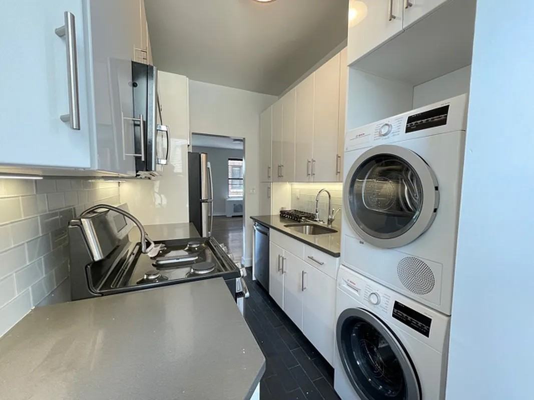 1552 President St - Photo 4 of 11
