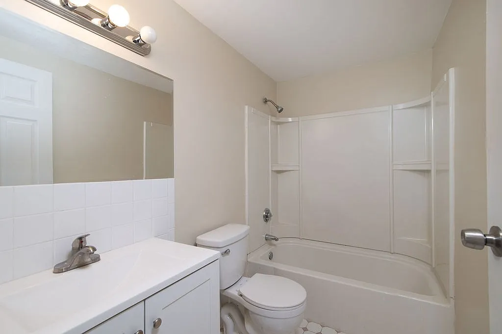 150 Elm St #1 - Photo 5 of 11