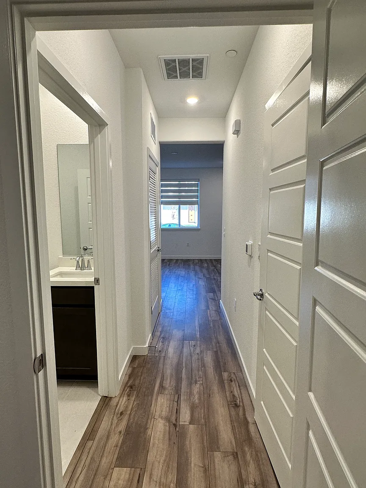 4124 Clipper Yacht Ave - Photo 4 of 9