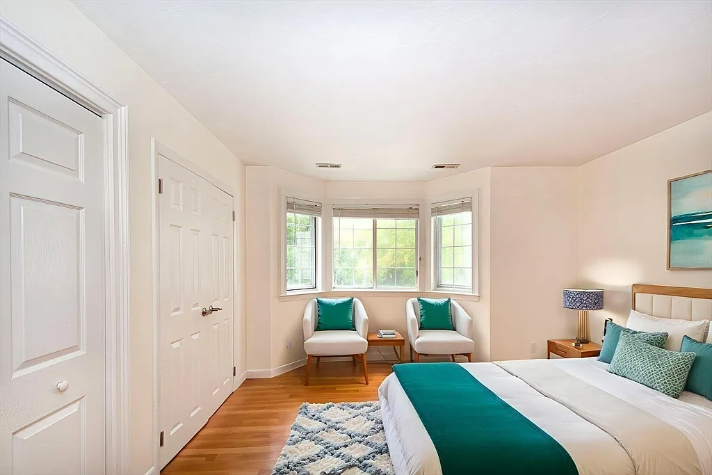 121 Tall Oaks Dr #Q - Photo 2 of 14