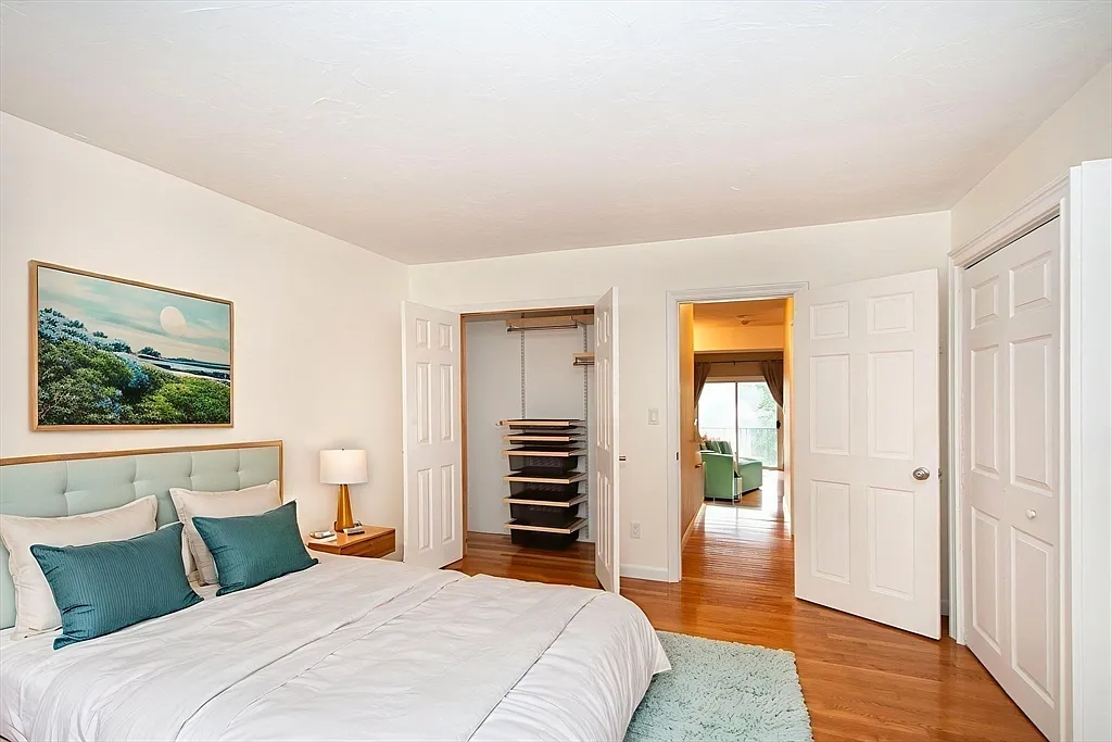 121 Tall Oaks Dr #Q - Photo 6 of 14