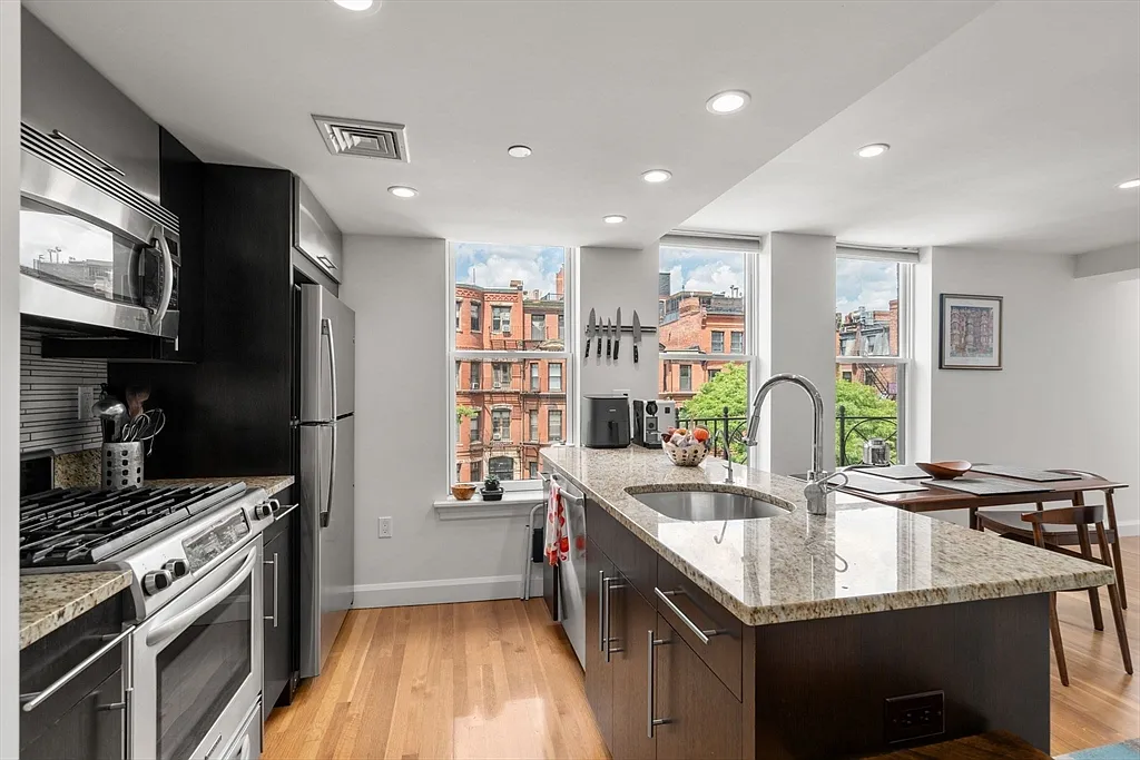 294 Newbury St #3D - Photo 7 of 8