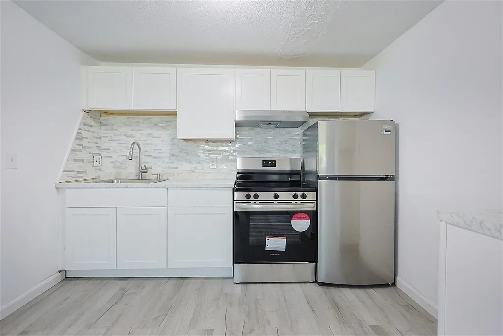 89 Pleasant St #D3 - Photo 6 of 16