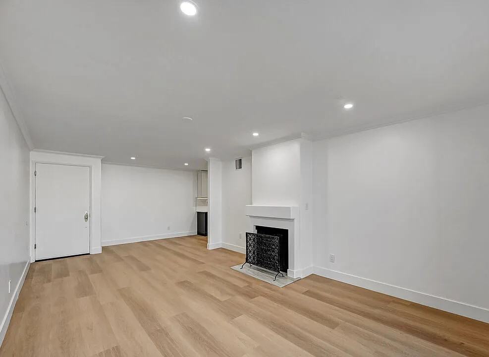723 Palisades Beach Rd #102 - Photo 3 of 17
