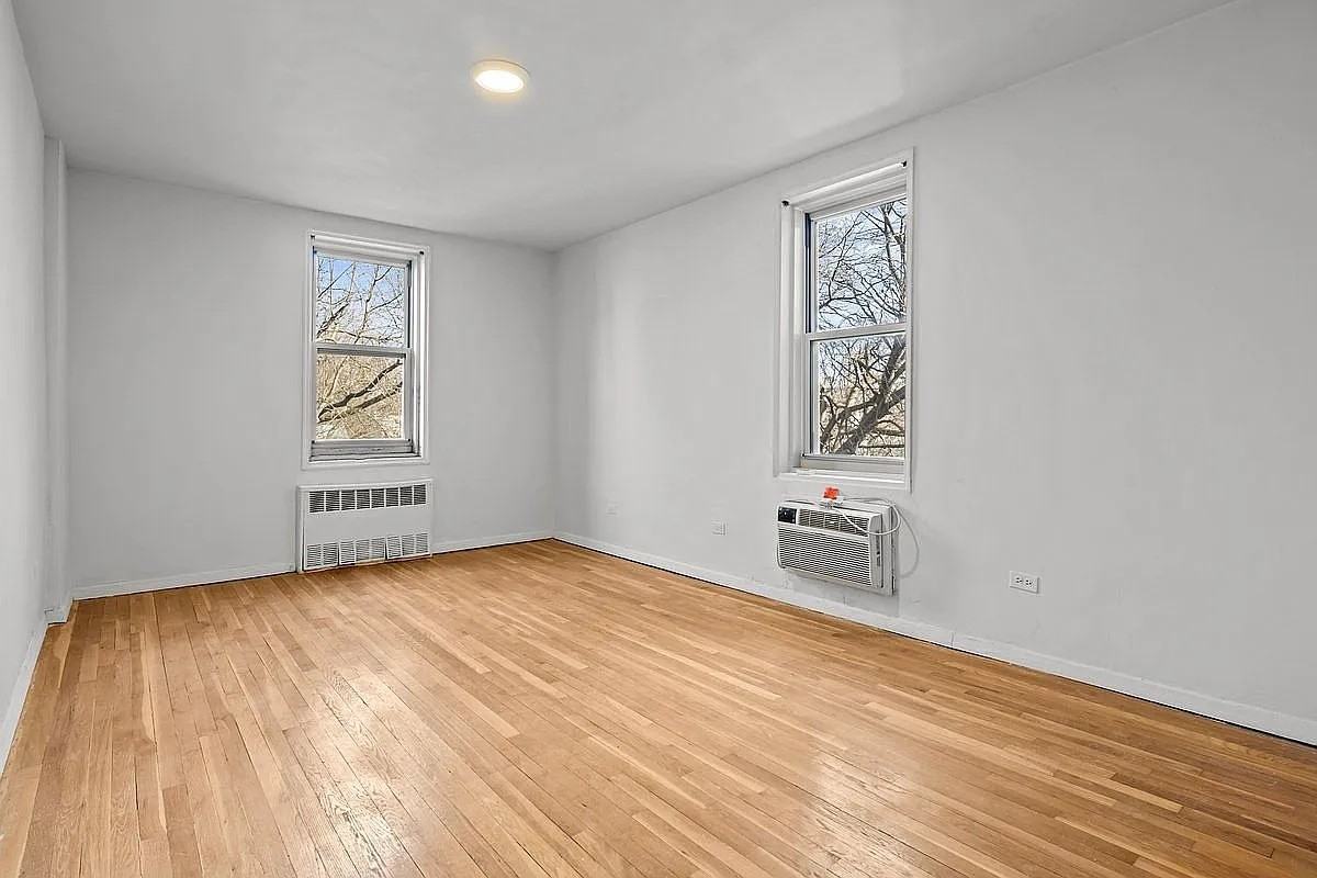 1521 Unionport Rd #11A - Photo 3 of 9