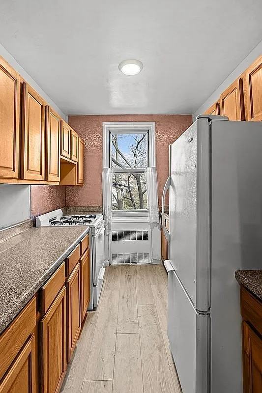1521 Unionport Rd #11A - Photo 7 of 9