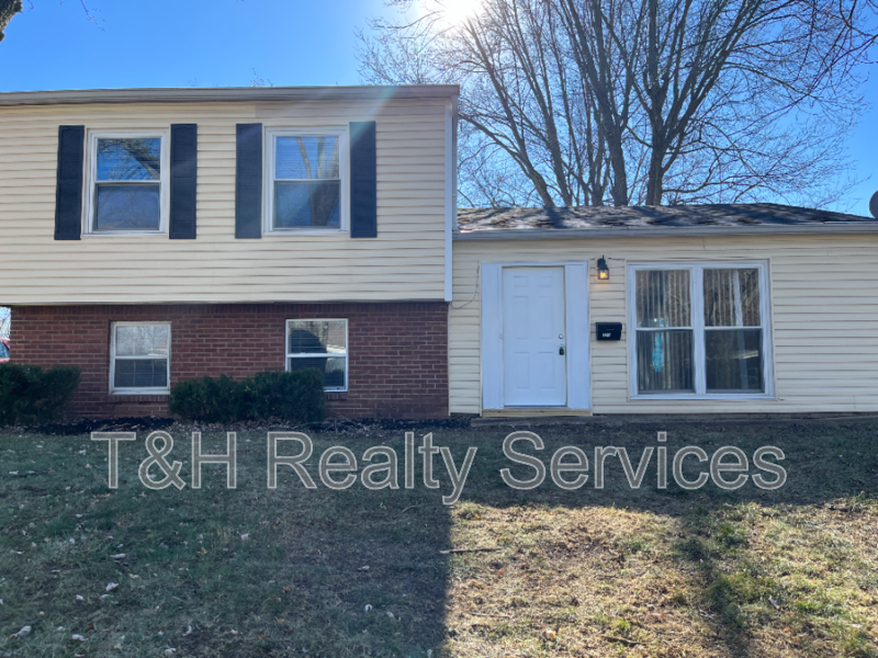 8513 E 37th Pl - Photo 2 of 33