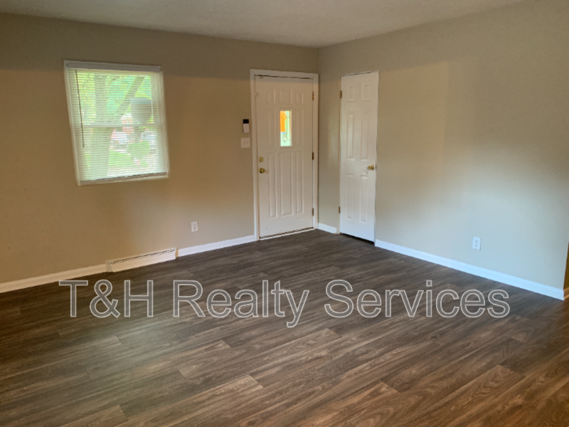 3836 Priscilla Ave - Photo 3 of 21