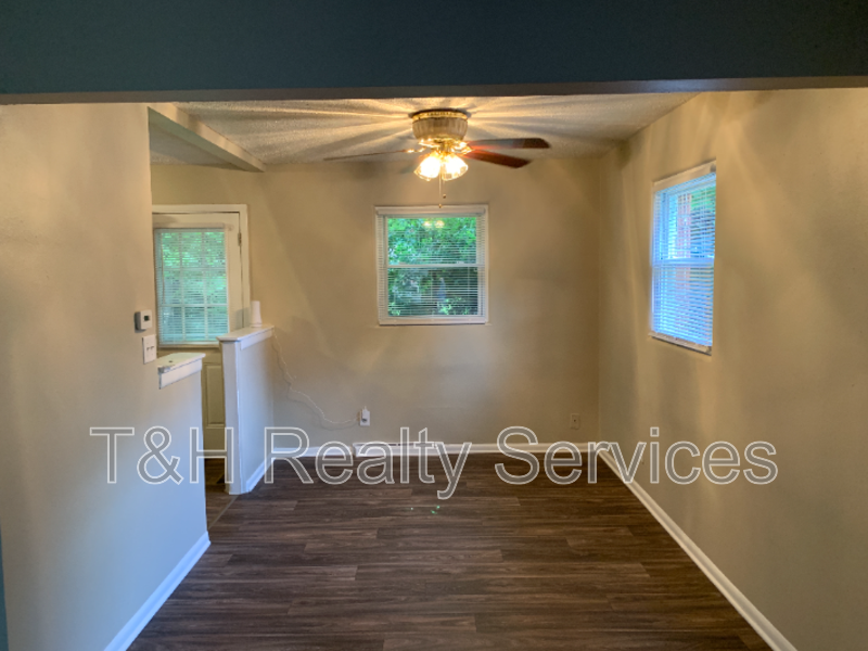 3836 Priscilla Ave - Photo 4 of 21