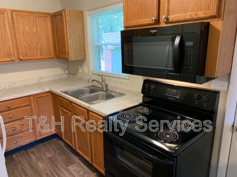 3836 Priscilla Ave - Photo 6 of 21