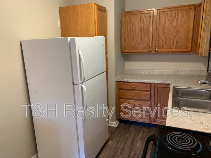 3836 Priscilla Ave - Photo 7 of 21