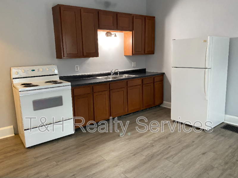 100 N Muessing St - Photo 6 of 21