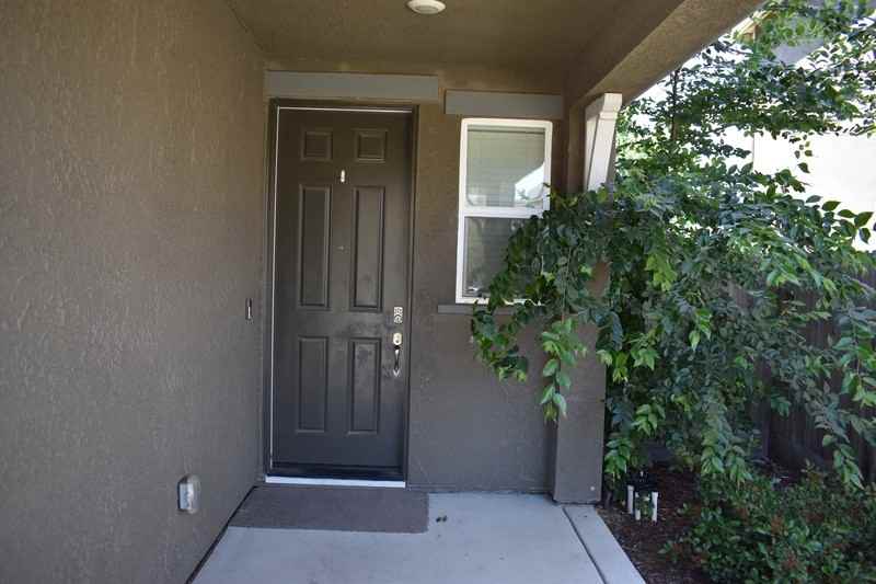 389 Shafer Ave - Photo 3 of 27