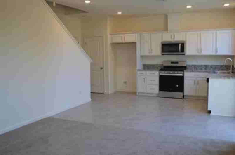 389 Shafer Ave - Photo 7 of 27
