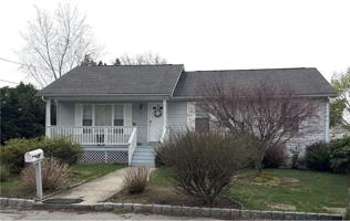 featured image of 15 S Locust Ave ##1