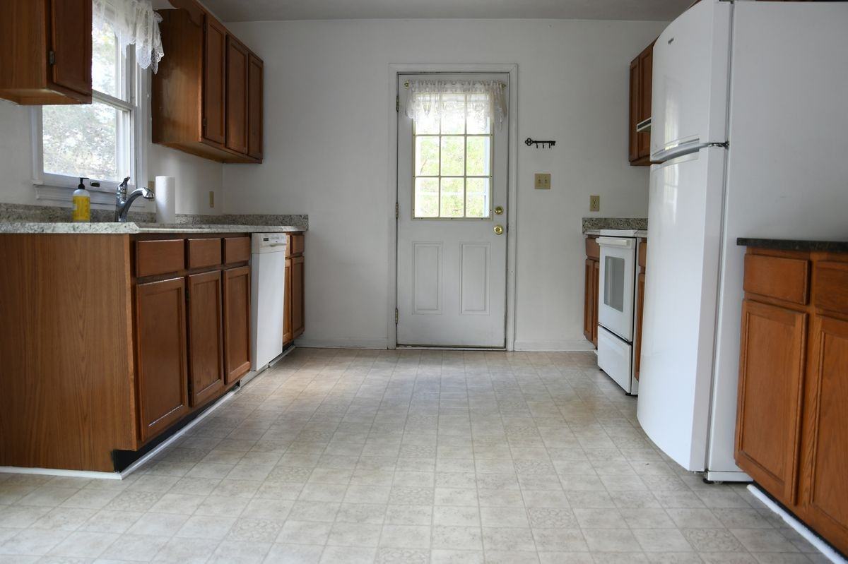 218 Bluebird Dr - Photo 4 of 12