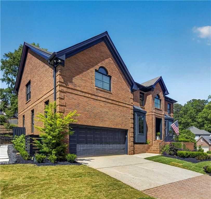1122 Tennyson Pl Ne - Photo 2 of 35