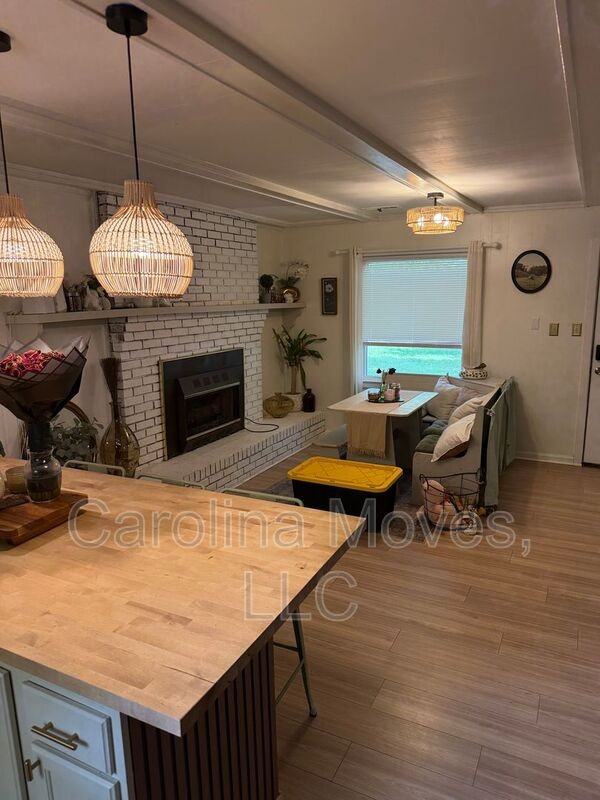 1004 Blanton Pl - Photo 7 of 17