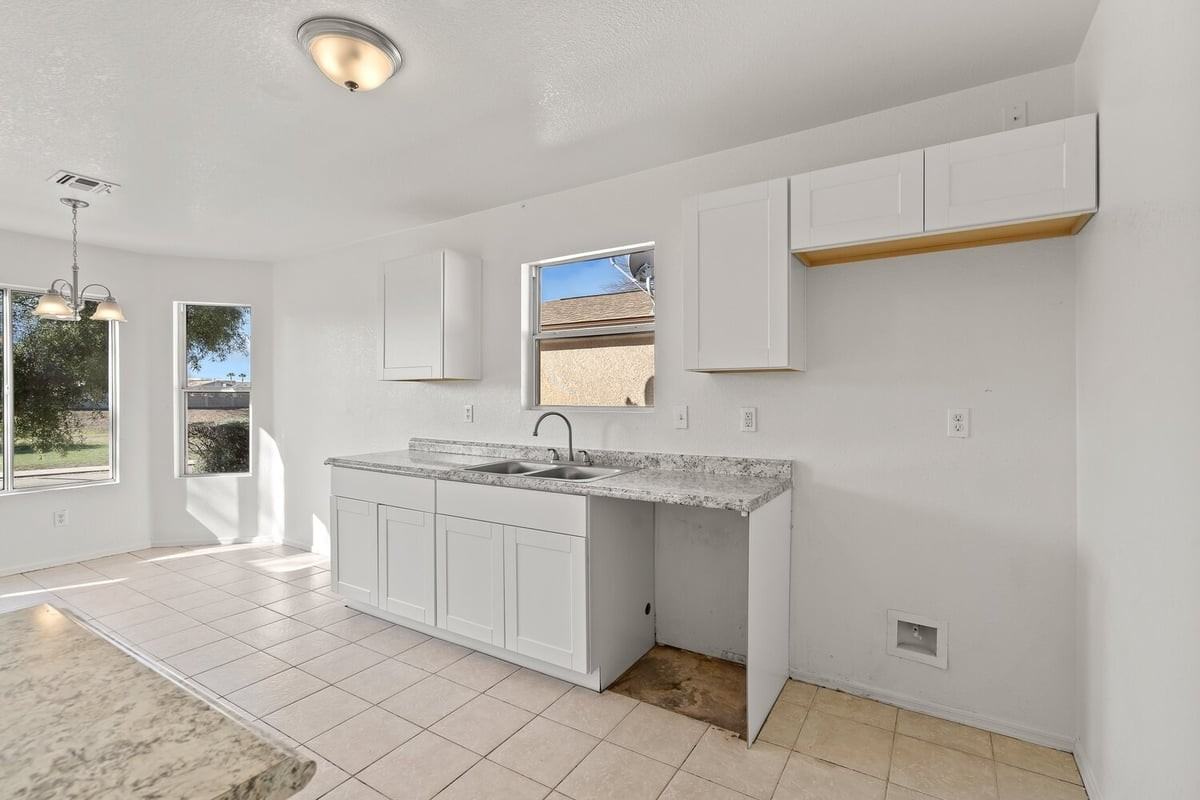 3037 E Via Berlanga - Photo 4 of 20