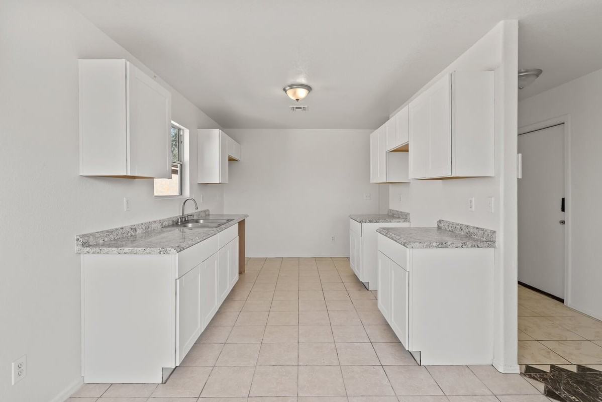 3037 E Via Berlanga - Photo 5 of 20