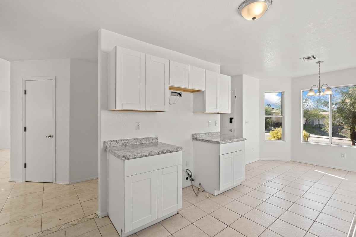 3037 E Via Berlanga - Photo 6 of 20