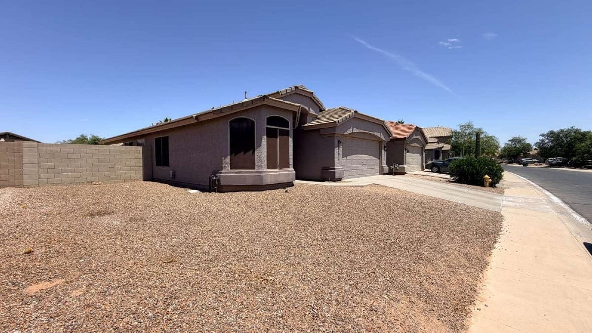 43878 W Wade Dr - Photo 2 of 15