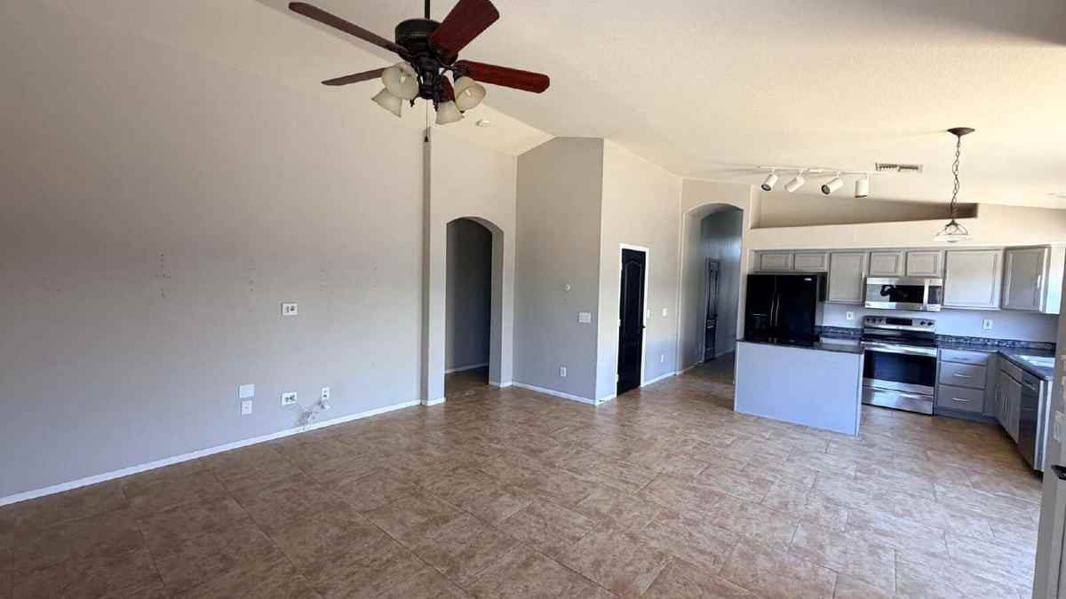 43878 W Wade Dr - Photo 4 of 15
