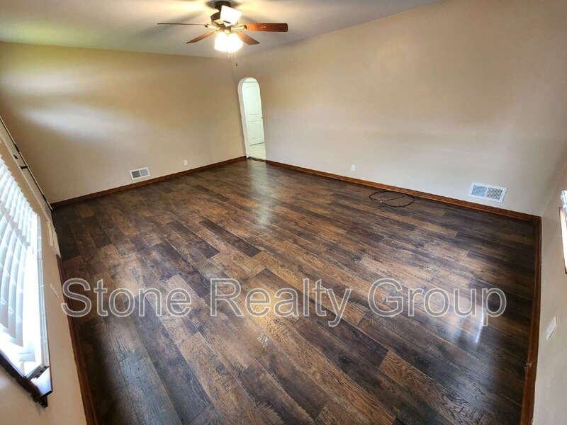 1440 S Brown Ave - Photo 2 of 13