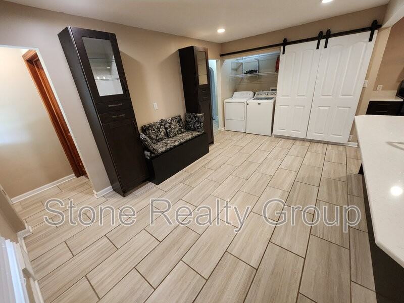 1440 S Brown Ave - Photo 3 of 13