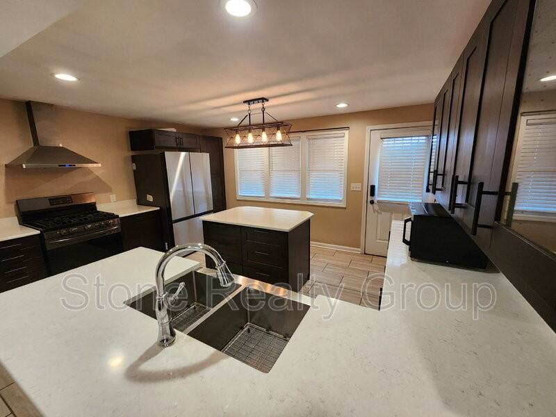 1440 S Brown Ave - Photo 5 of 13