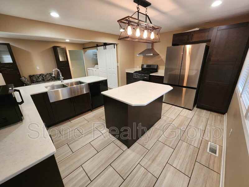 1440 S Brown Ave - Photo 6 of 13