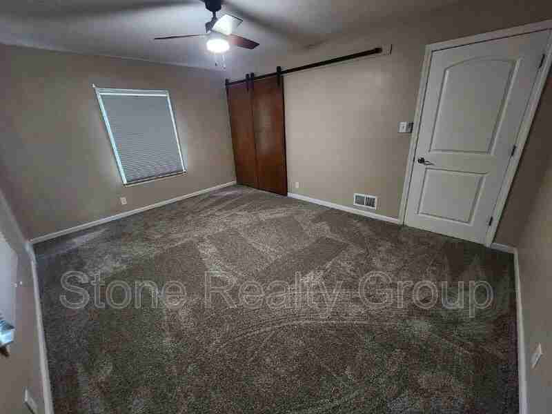 1440 S Brown Ave - Photo 7 of 13