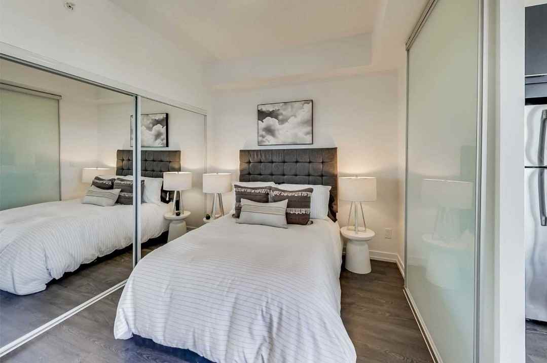 2055 Danforth Ave - Photo 4 of 12