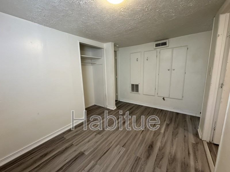 1110 N 8th St #3 - Photo 6 of 7
