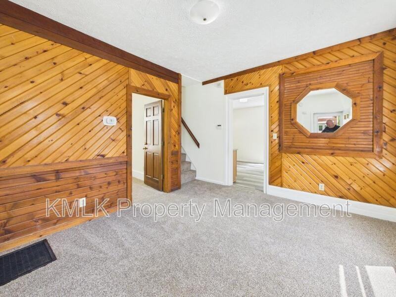 484 Crouse St - Photo 6 of 43