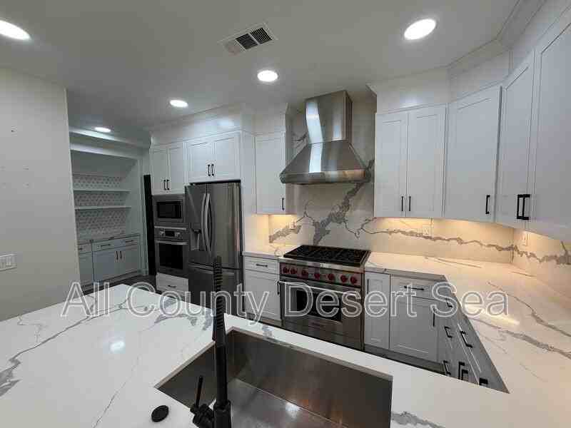 2547 Cornerstone Ln - Photo 6 of 42