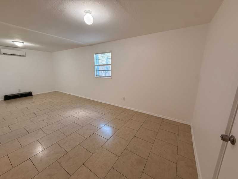 810 20th Ave S - Photo 4 of 14