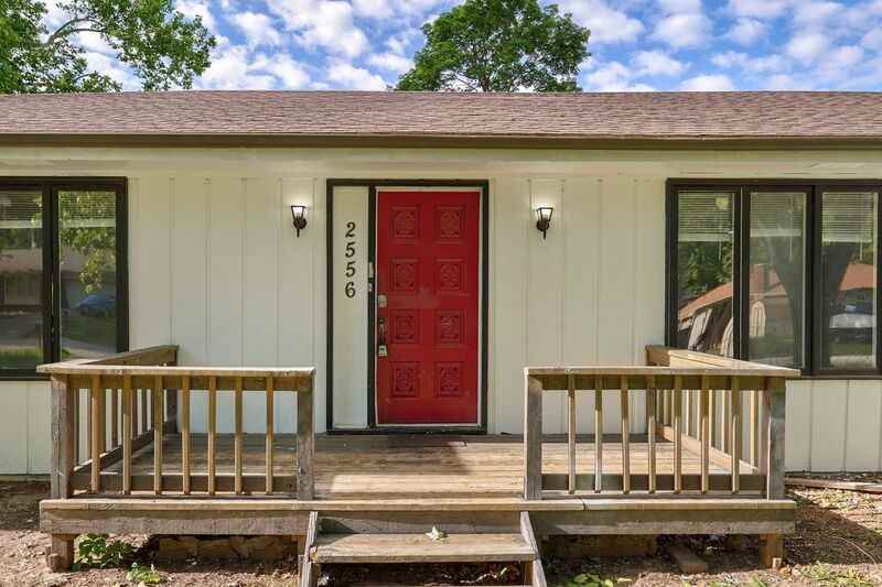 2556 W Cardinal St - Photo 2 of 21