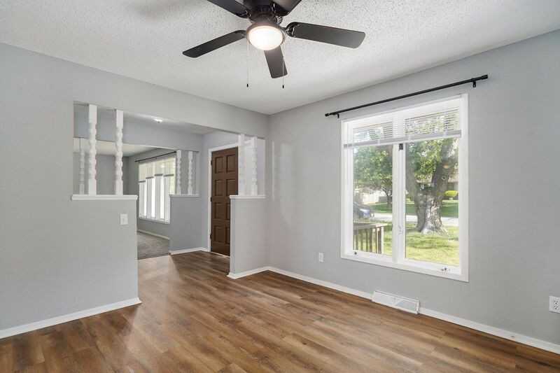 2556 W Cardinal St - Photo 4 of 21