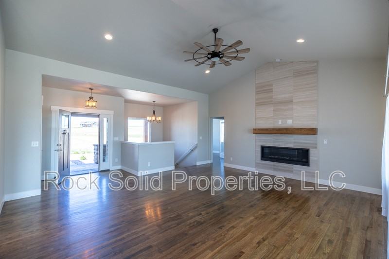 2776 Outrider Ct - Photo 7 of 50