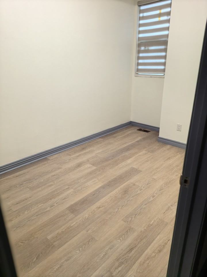 681 Bathurst St - Photo 2 of 9