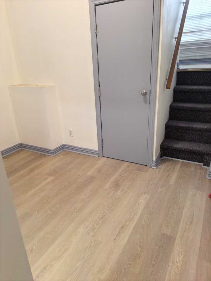 681 Bathurst St - Photo 4 of 9