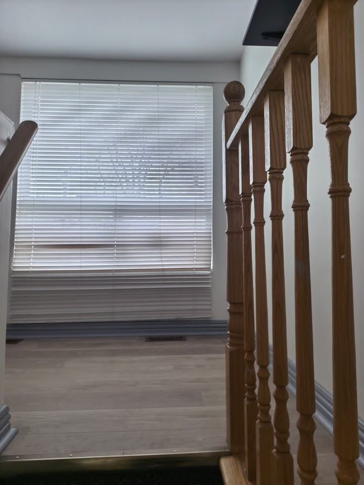 681 Bathurst St - Photo 5 of 9
