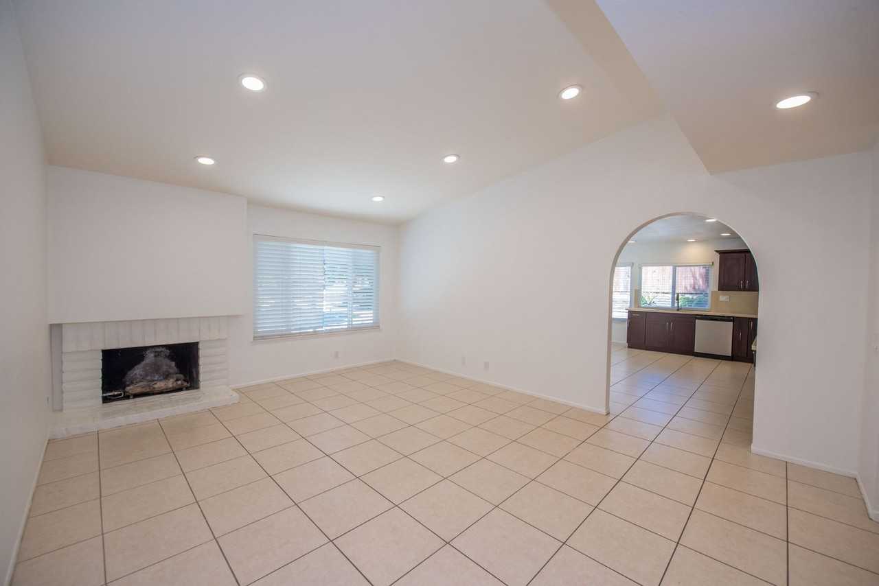 4395 Avenida De Las Flores - Photo 4 of 40