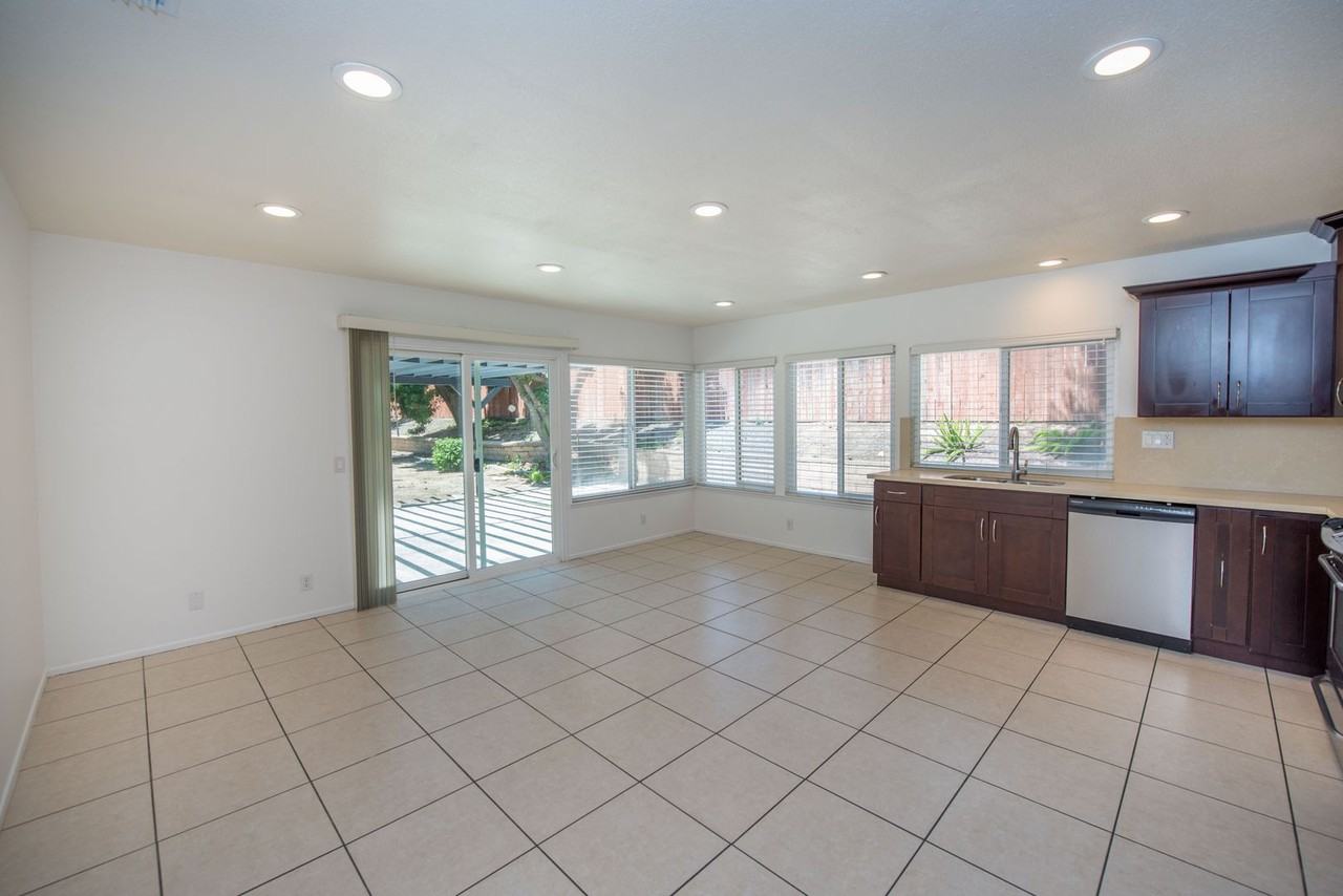 4395 Avenida De Las Flores - Photo 7 of 40